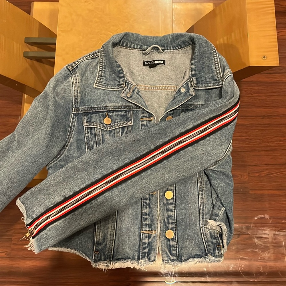 Fashion Nova Cropped Denim Jacket with Zipper Sleeves